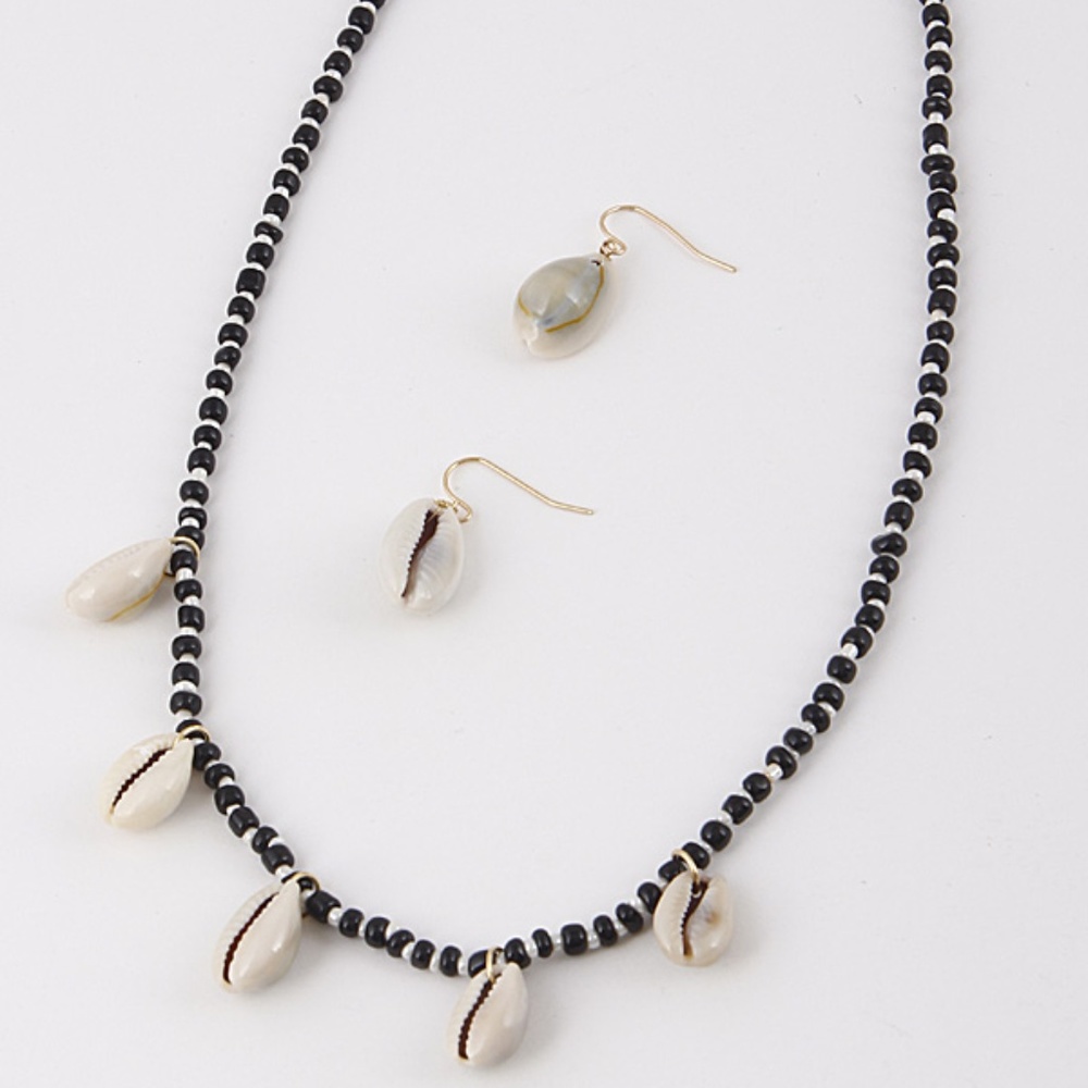 Beaded with multi shell pendant necklace/earring.